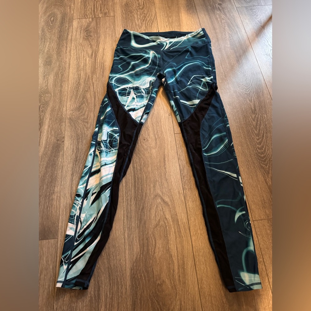 Fabletics Abstract Patterned Leggings